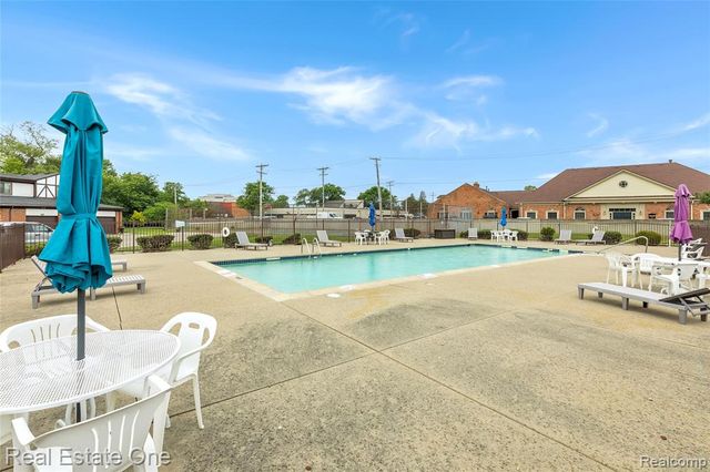 30000 Wildbrook Drive 101, Southfield, MI 48034