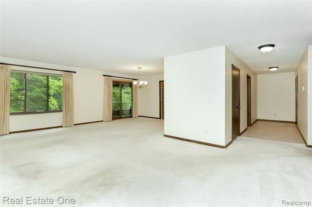 30000 Wildbrook Drive 101, Southfield, MI 48034