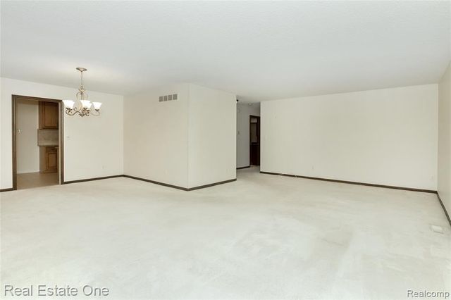 30000 Wildbrook Drive 101, Southfield, MI 48034