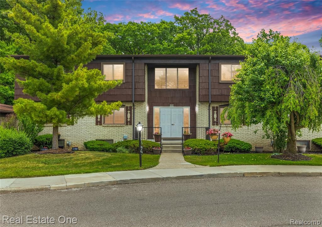 30000 Wildbrook Drive 101, Southfield, MI 48034
