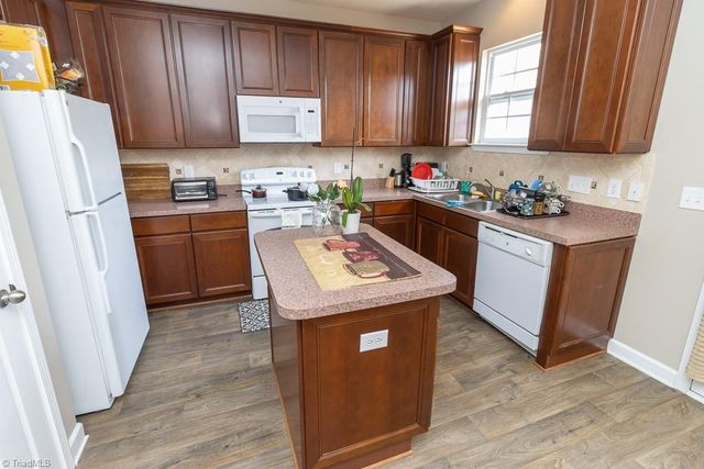 3934 Tarrant Trace Circle, High Point, NC 27265