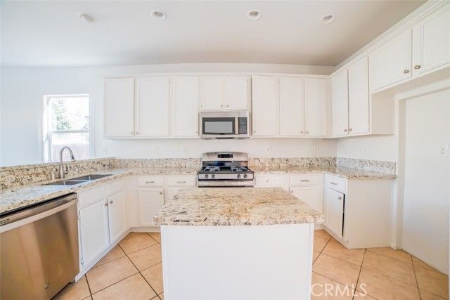3653 Alhambra, Perris, CA 92571