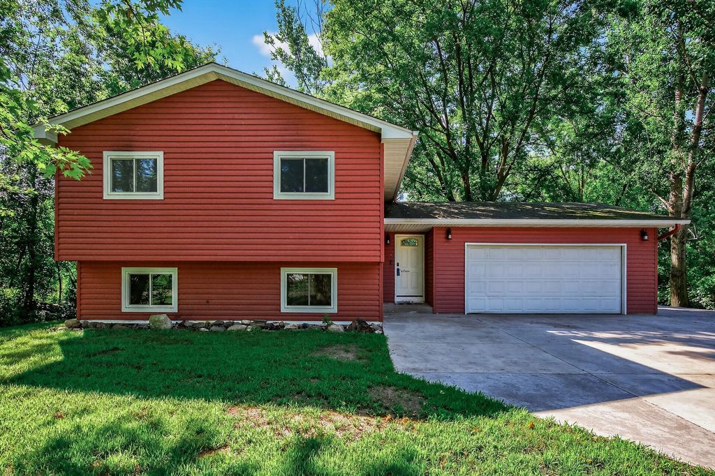 200 172nd Avenue NE, Ham Lake, MN 55304