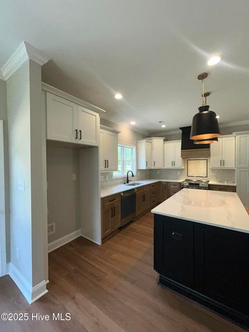 502 Bald Eagle Drive, Vass, NC 28394