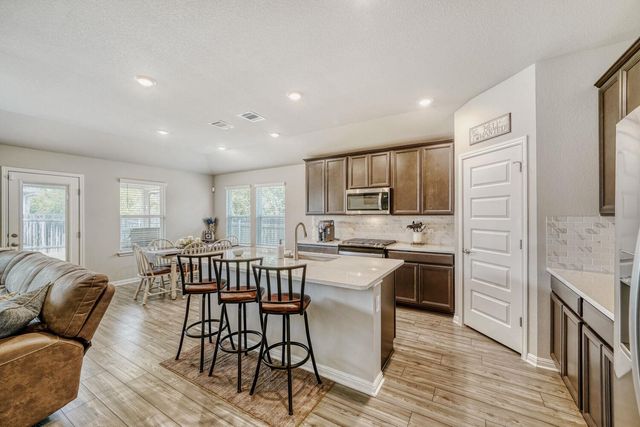 10505 Mager LN, Hutto, TX 78634