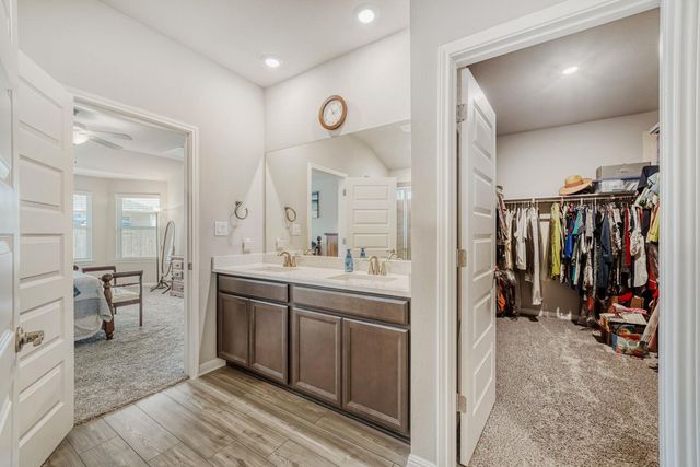 10505 Mager LN, Hutto, TX 78634