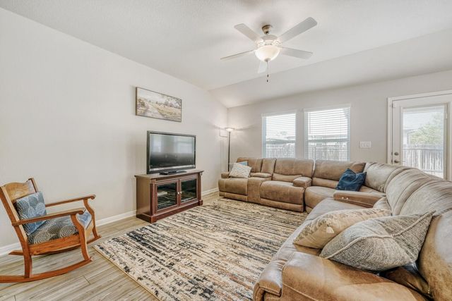 10505 Mager LN, Hutto, TX 78634