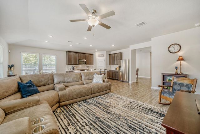 10505 Mager LN, Hutto, TX 78634