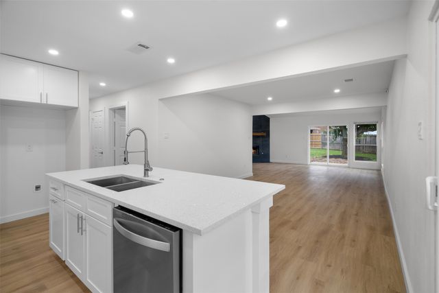 822 Aspen Lane, Desoto, TX 75115