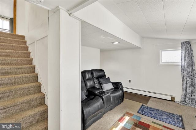 1086 HEFFNER LN, Reading, PA 19605