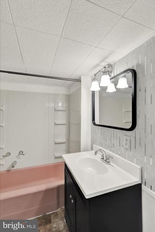 1086 HEFFNER LN, Reading, PA 19605