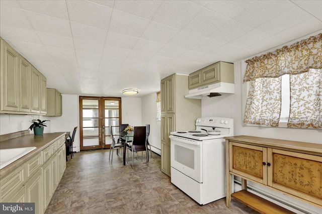 1086 HEFFNER LN, Reading, PA 19605