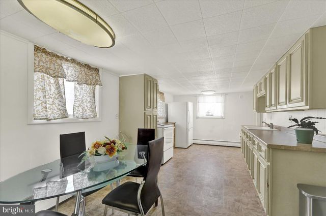 1086 HEFFNER LN, Reading, PA 19605