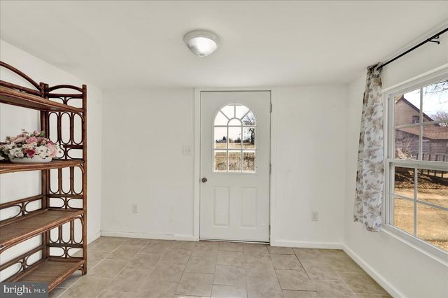 1086 HEFFNER LN, Reading, PA 19605