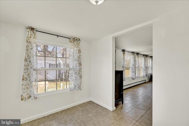 1086 HEFFNER LN, Reading, PA 19605