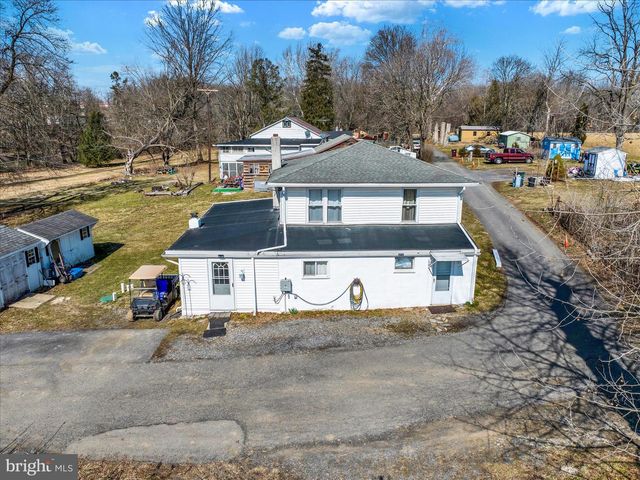 1086 HEFFNER LN, Reading, PA 19605