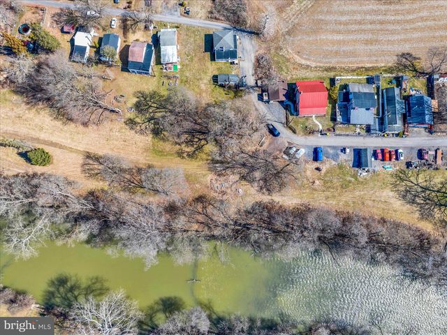 1086 HEFFNER LN, Reading, PA 19605