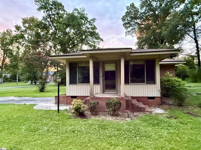 105 Ansel Drive, Clinton, SC 29325