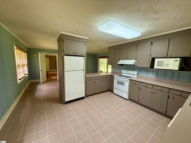 105 Ansel Drive, Clinton, SC 29325