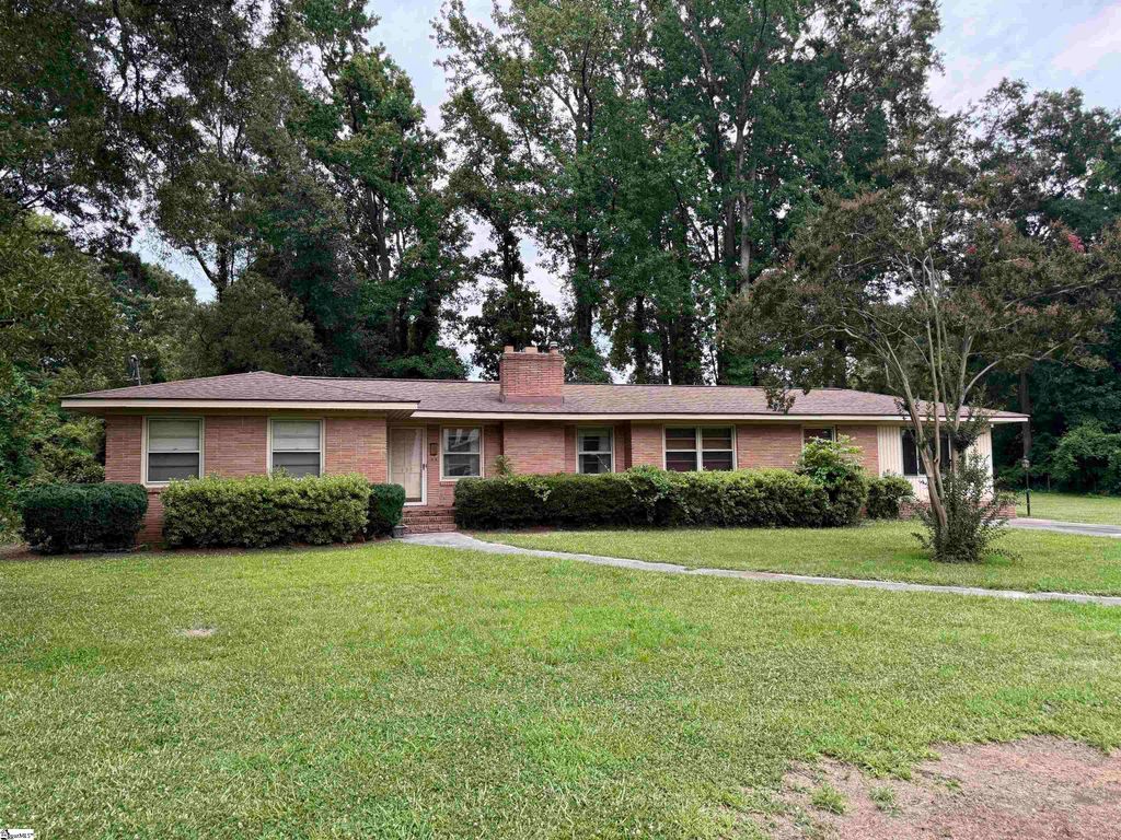 105 Ansel Drive, Clinton, SC 29325