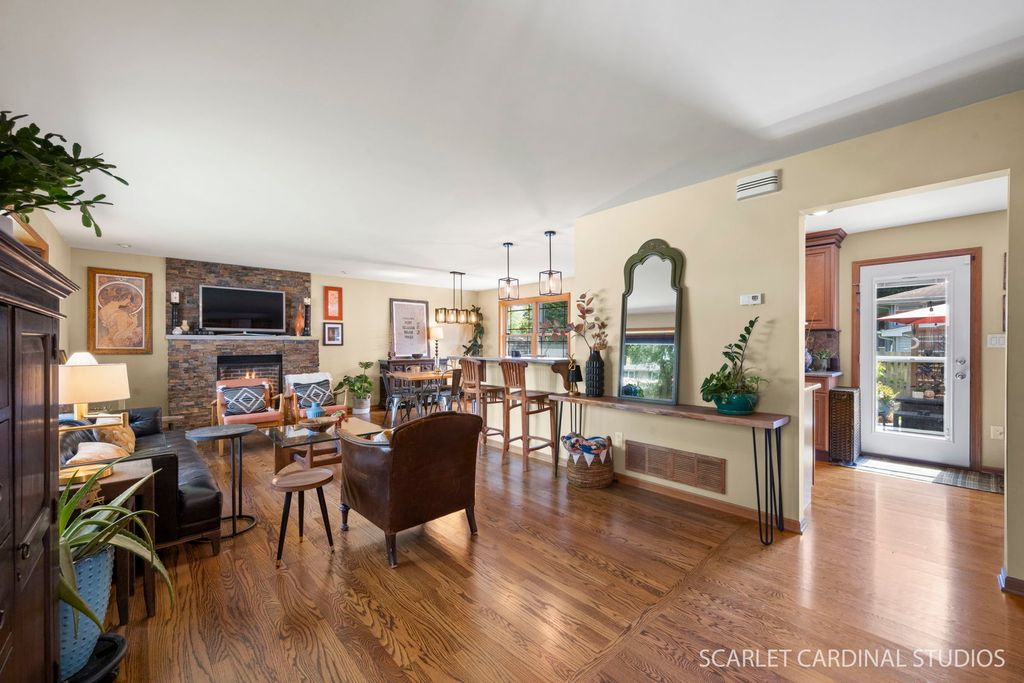 328 Spruce Drive, Naperville, IL 60540 — photo 3