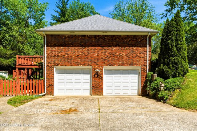 5121 McGregor Dr, La Grange, KY 40031