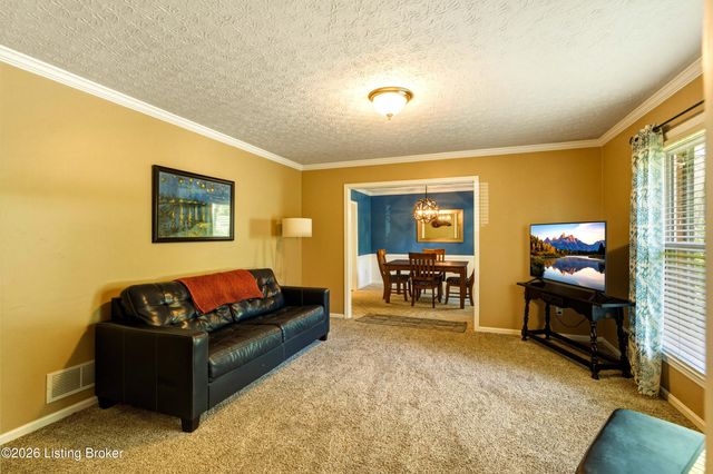 5121 McGregor Dr, La Grange, KY 40031