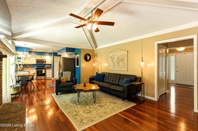 5121 McGregor Dr, La Grange, KY 40031