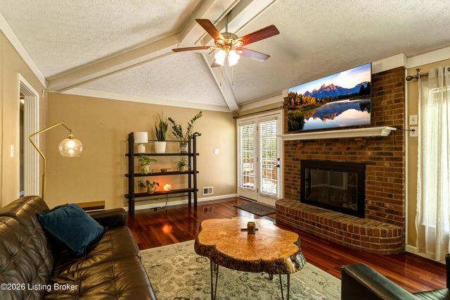 5121 McGregor Dr, La Grange, KY 40031