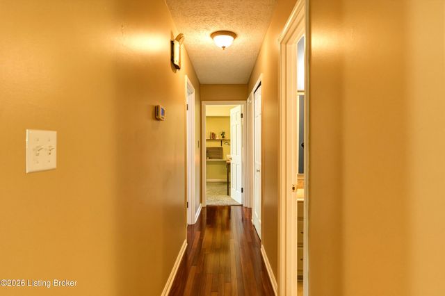 5121 McGregor Dr, La Grange, KY 40031