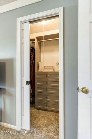 5121 McGregor Dr, La Grange, KY 40031