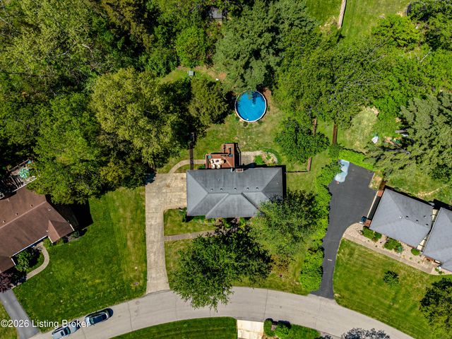 5121 McGregor Dr, La Grange, KY 40031