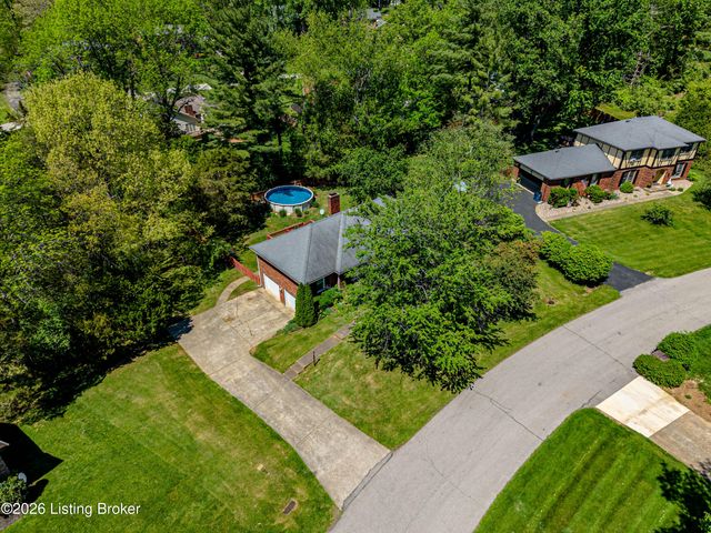 5121 McGregor Dr, La Grange, KY 40031