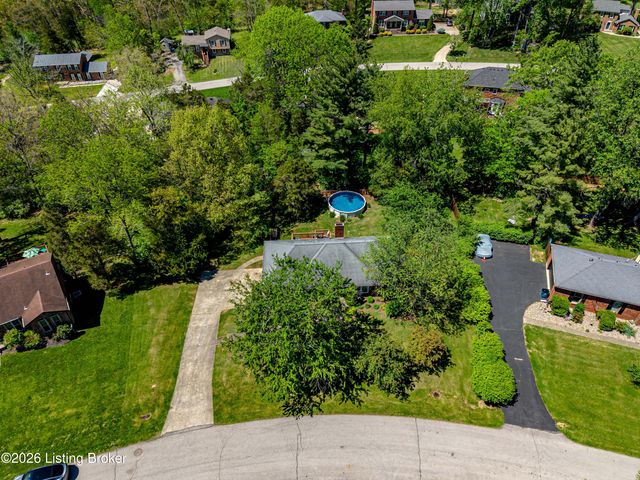 5121 McGregor Dr, La Grange, KY 40031