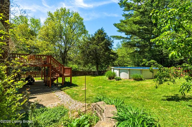 5121 McGregor Dr, La Grange, KY 40031