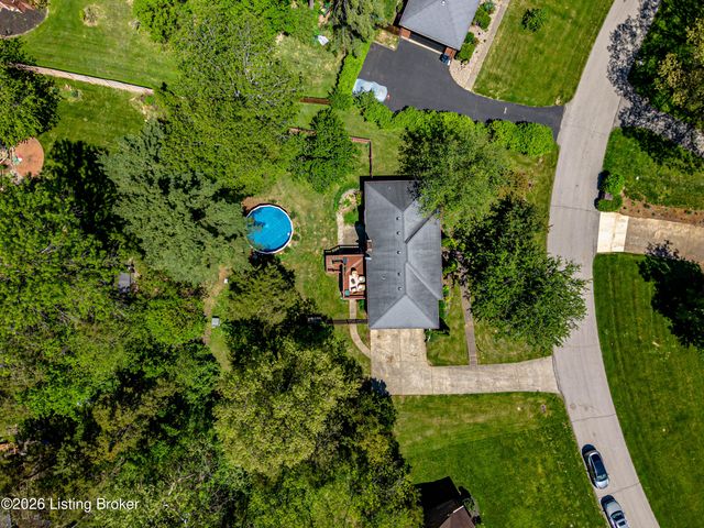 5121 McGregor Dr, La Grange, KY 40031