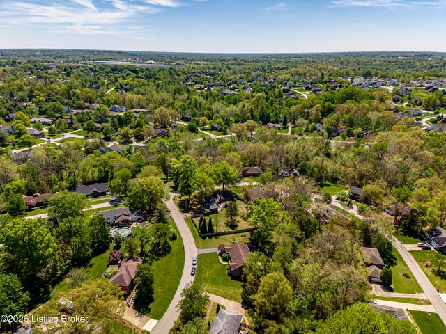 5121 McGregor Dr, La Grange, KY 40031