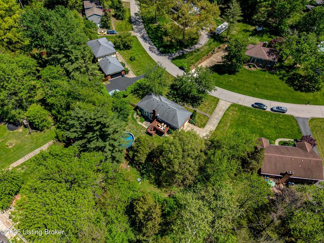 5121 McGregor Dr, La Grange, KY 40031