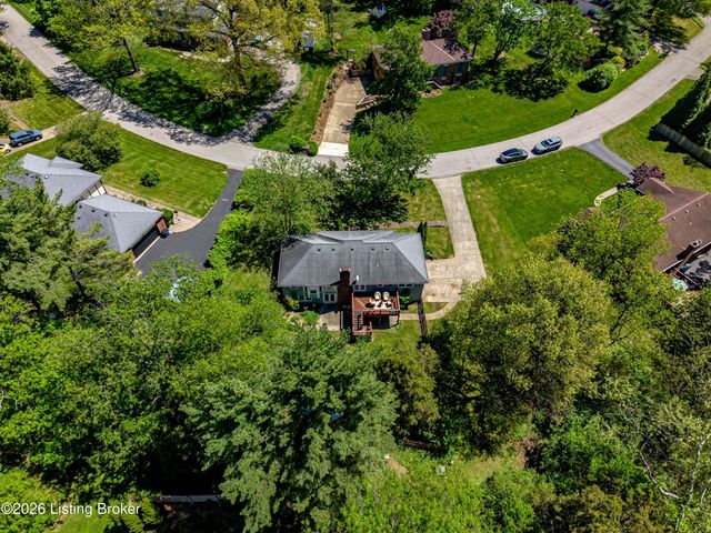 5121 McGregor Dr, La Grange, KY 40031