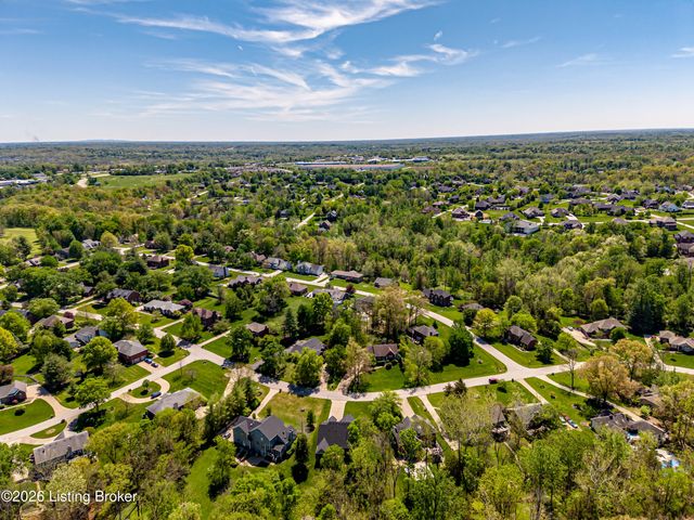 5121 McGregor Dr, La Grange, KY 40031