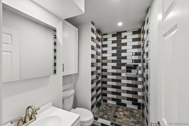 1243 - 1245 Van Nuys St, San Diego, CA 92109
