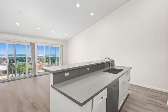 1243 - 1245 Van Nuys St, San Diego, CA 92109