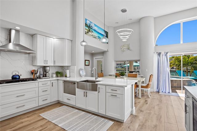 223 PALM ISLAND SW, Clearwater, FL 33767