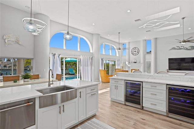 223 PALM ISLAND SW, Clearwater, FL 33767