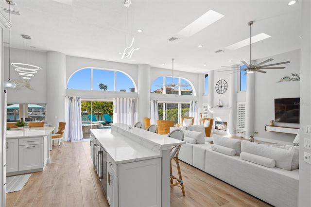 223 PALM ISLAND SW, Clearwater, FL 33767