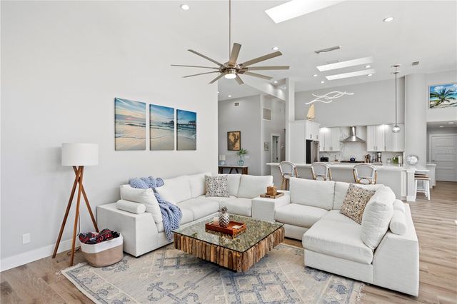 223 PALM ISLAND SW, Clearwater, FL 33767