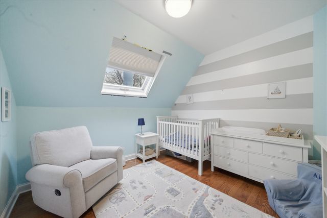 1532 W Oakdale Avenue, Chicago, IL 60657