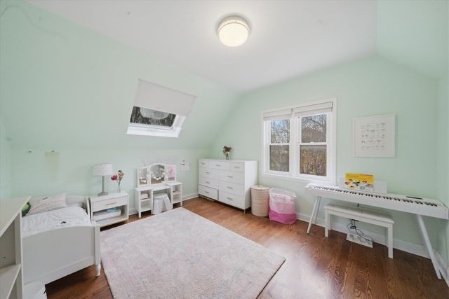 1532 W Oakdale Avenue, Chicago, IL 60657