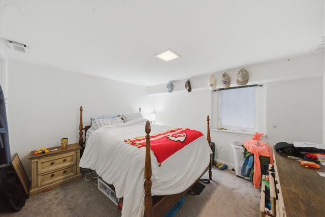 1532 W Oakdale Avenue, Chicago, IL 60657