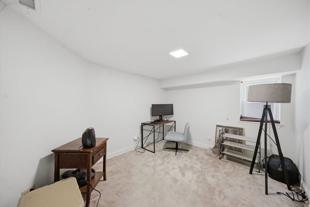 1532 W Oakdale Avenue, Chicago, IL 60657